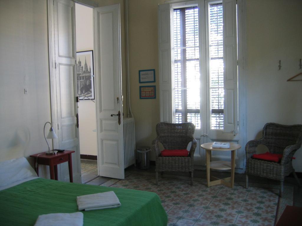 Pension Ciudadela Barcelona Exterior photo